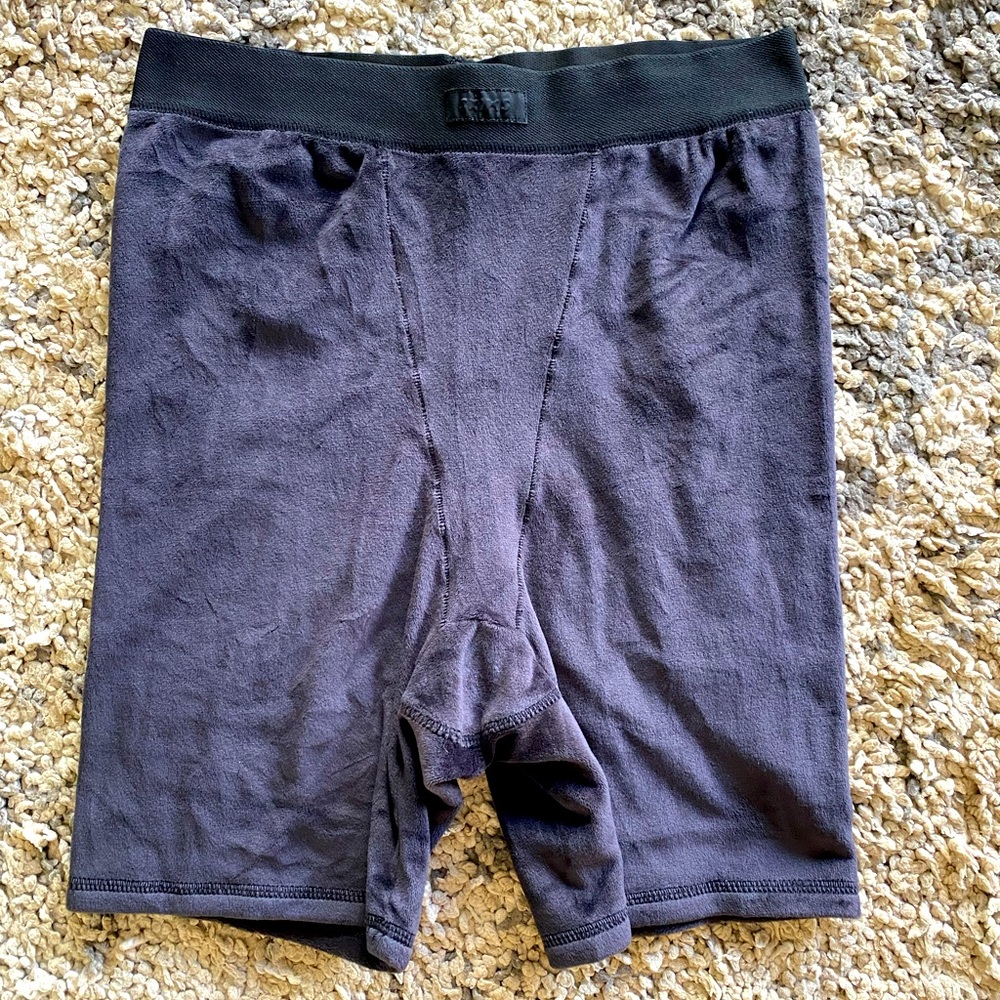 Skims velour short